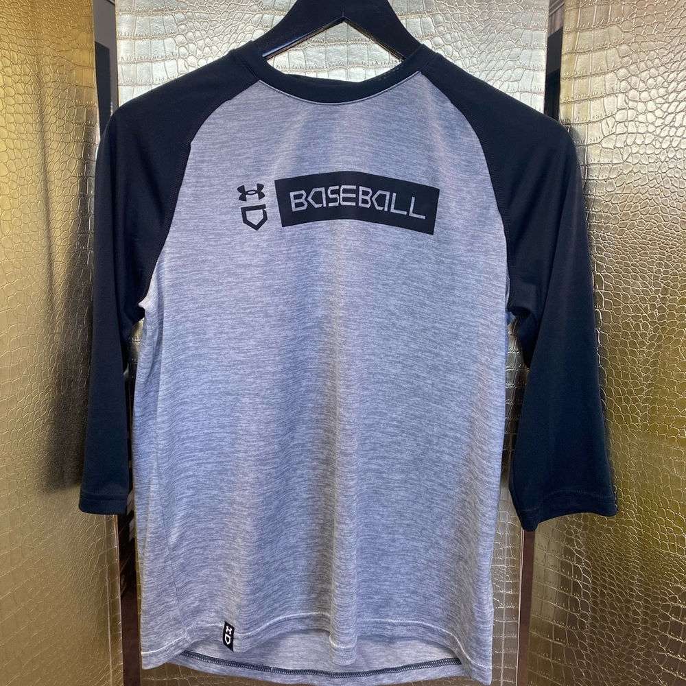 Under armor New baseball quarter sleeve workout shirt.